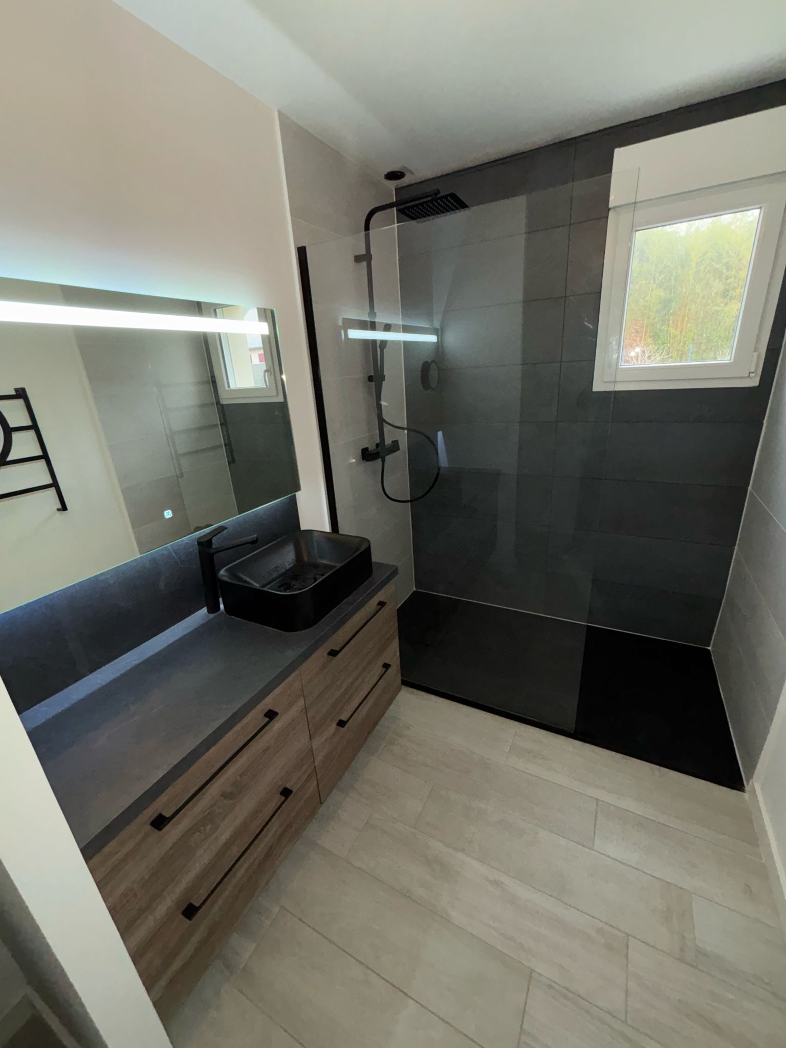 Rénovation d'une salle de bain à Sarrigné - Vasque - Douche